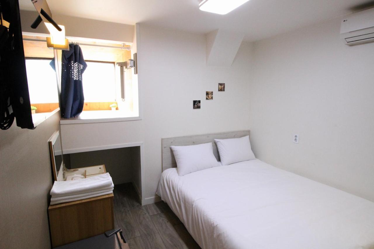 Hotel Golden Park Myeongdong Сеул Екстер'єр фото