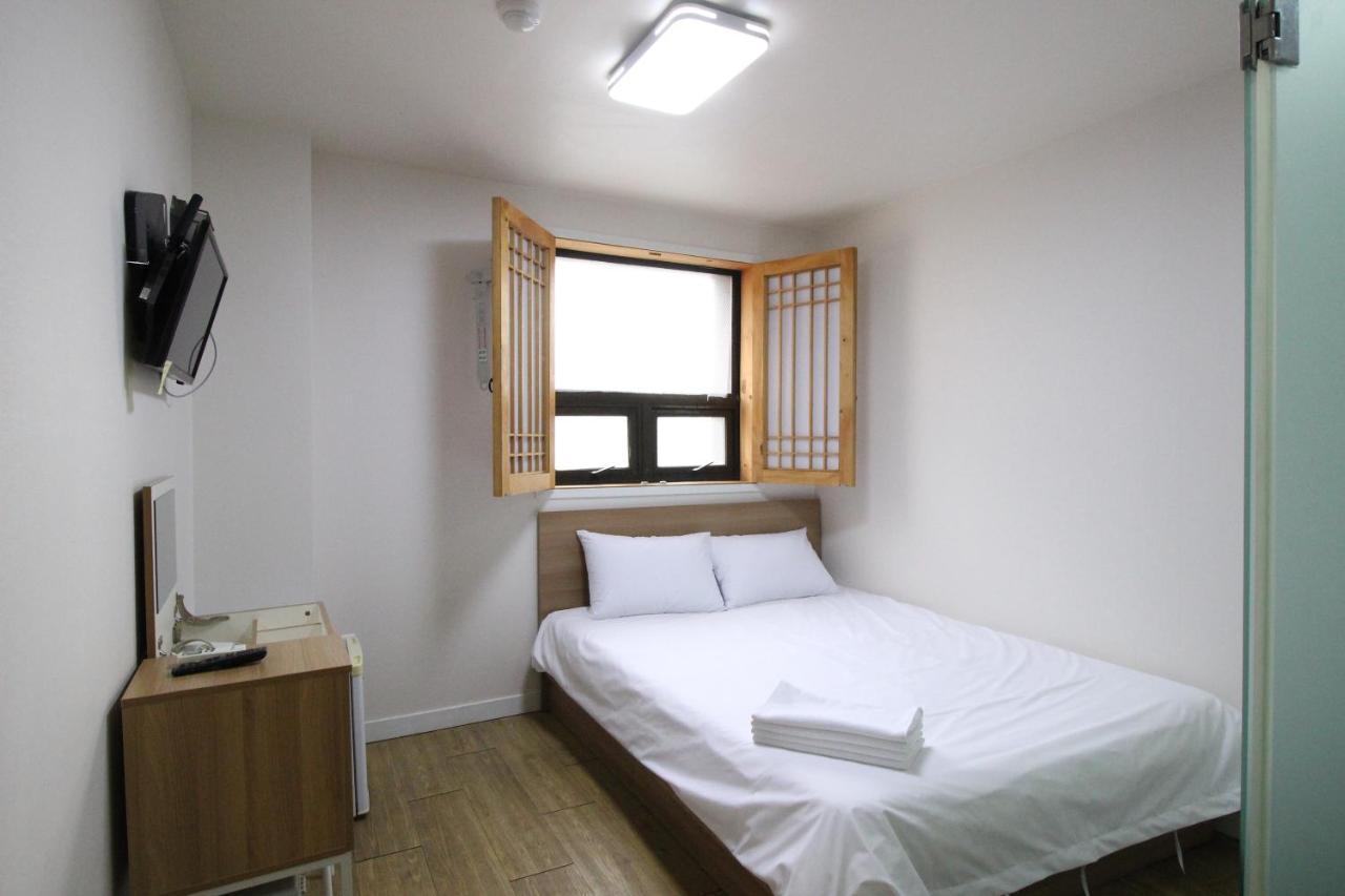 Hotel Golden Park Myeongdong Сеул Екстер'єр фото