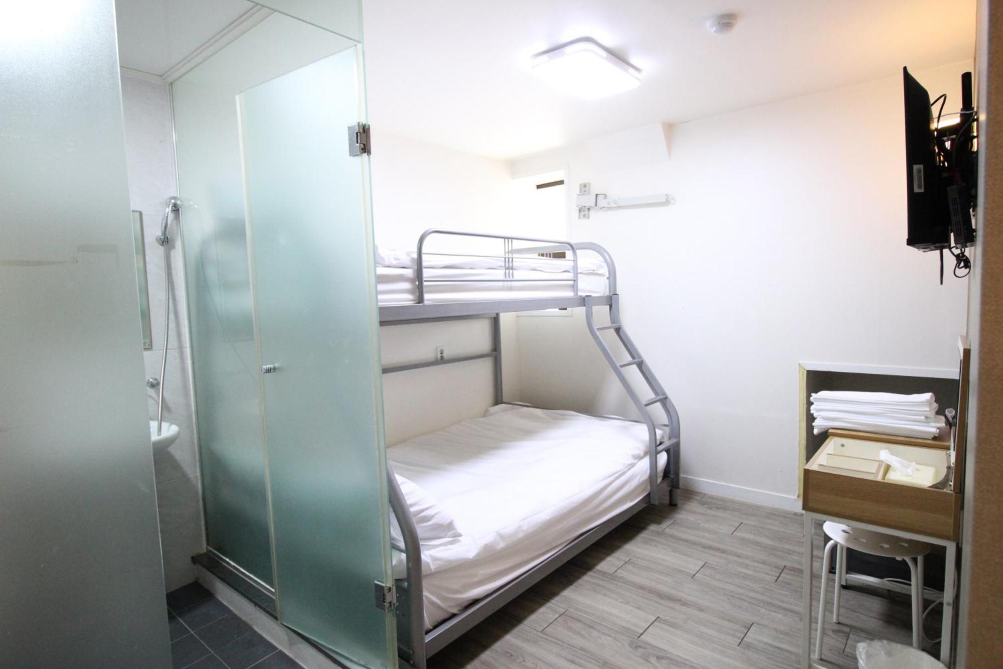Hotel Golden Park Myeongdong Сеул Екстер'єр фото