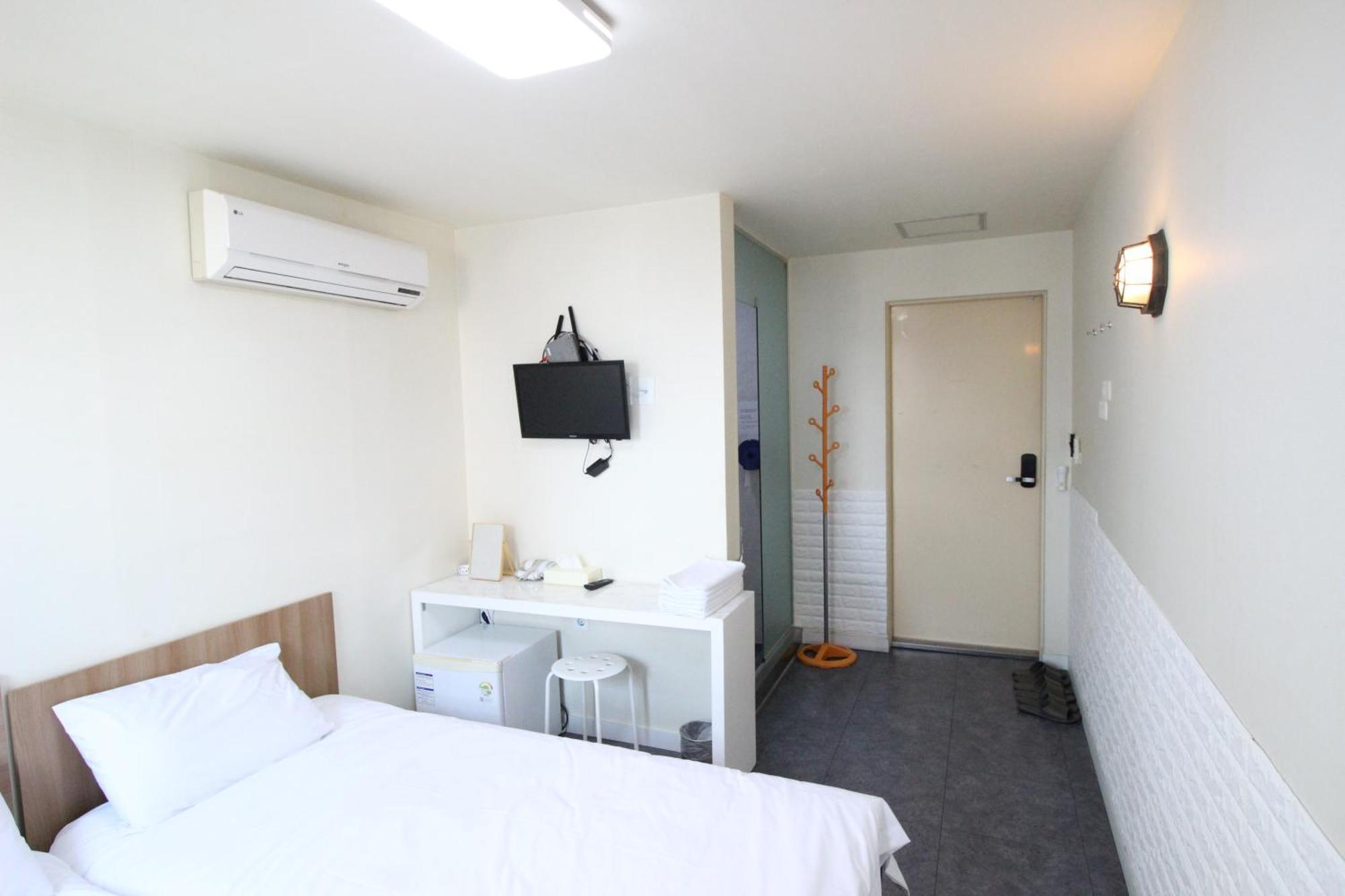 Hotel Golden Park Myeongdong Сеул Екстер'єр фото