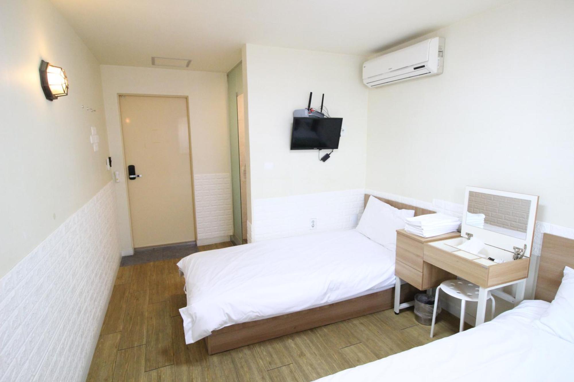 Hotel Golden Park Myeongdong Сеул Екстер'єр фото