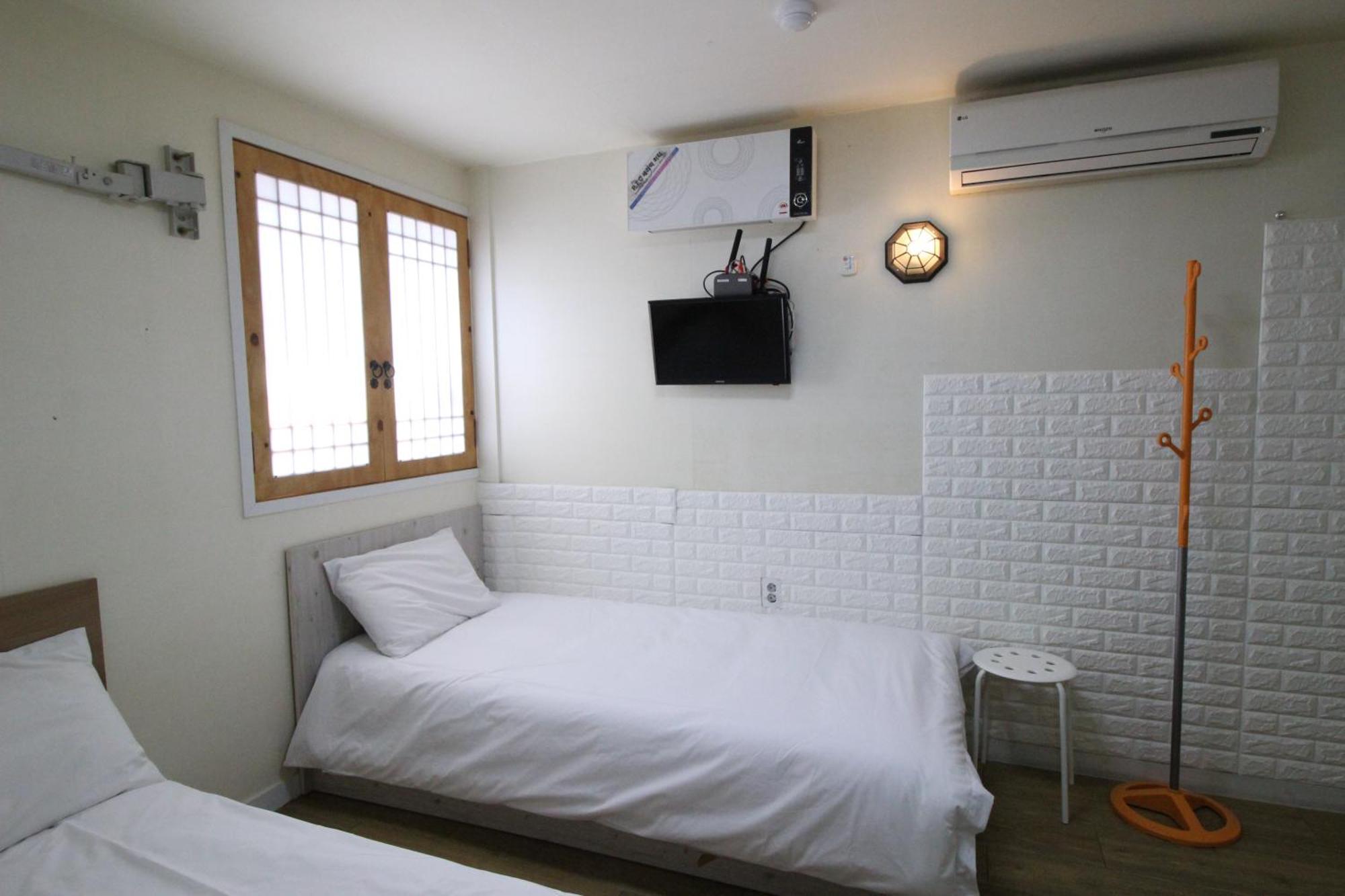 Hotel Golden Park Myeongdong Сеул Екстер'єр фото